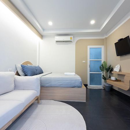 The Seathru Koh Larn Hotel Pattaya Exterior photo